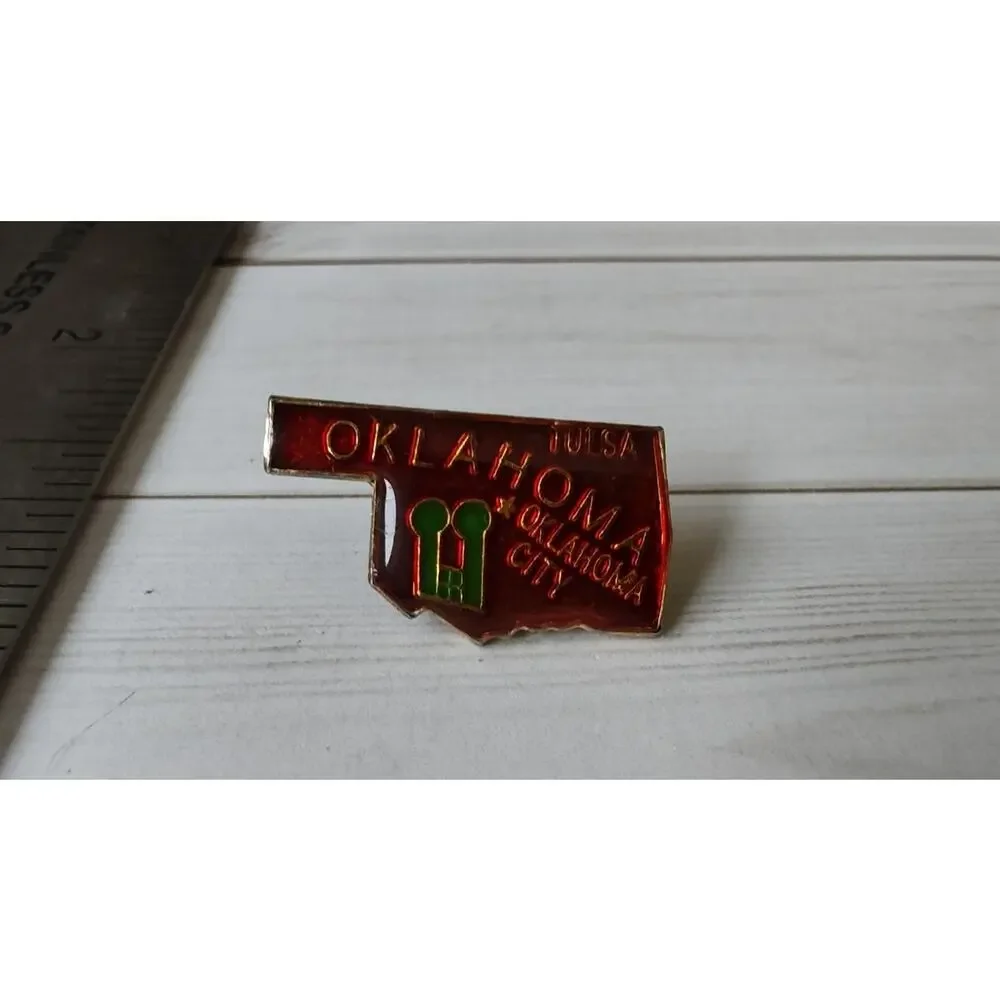 Oklahoma State Shaped Pin Souvenir Travel Hat Lapel Collectible